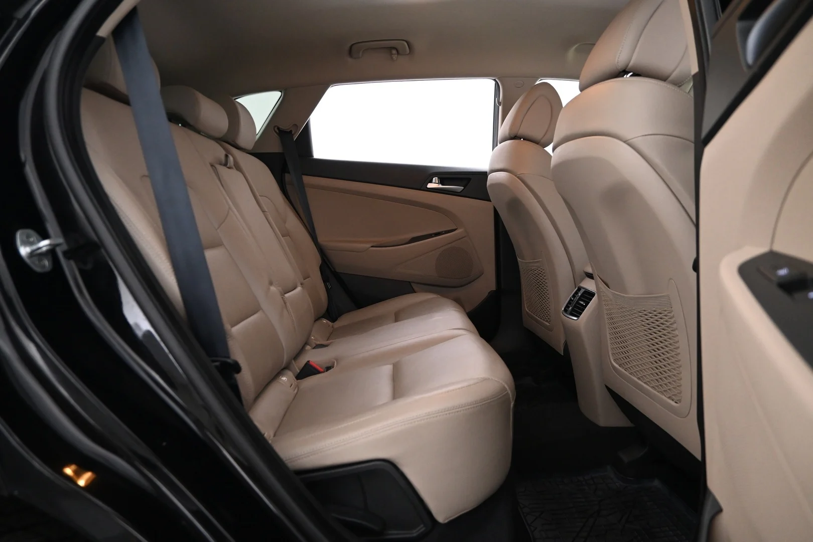 Car Image - 4T3HzvFyVanbmTNdp4zZKv