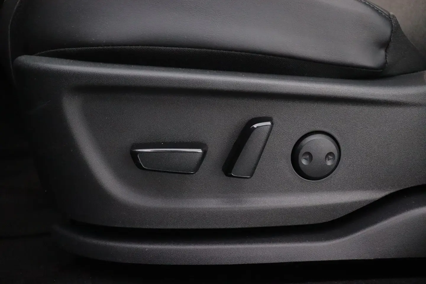 Car Image - crbKO7U2NHkyz48F8DxKy