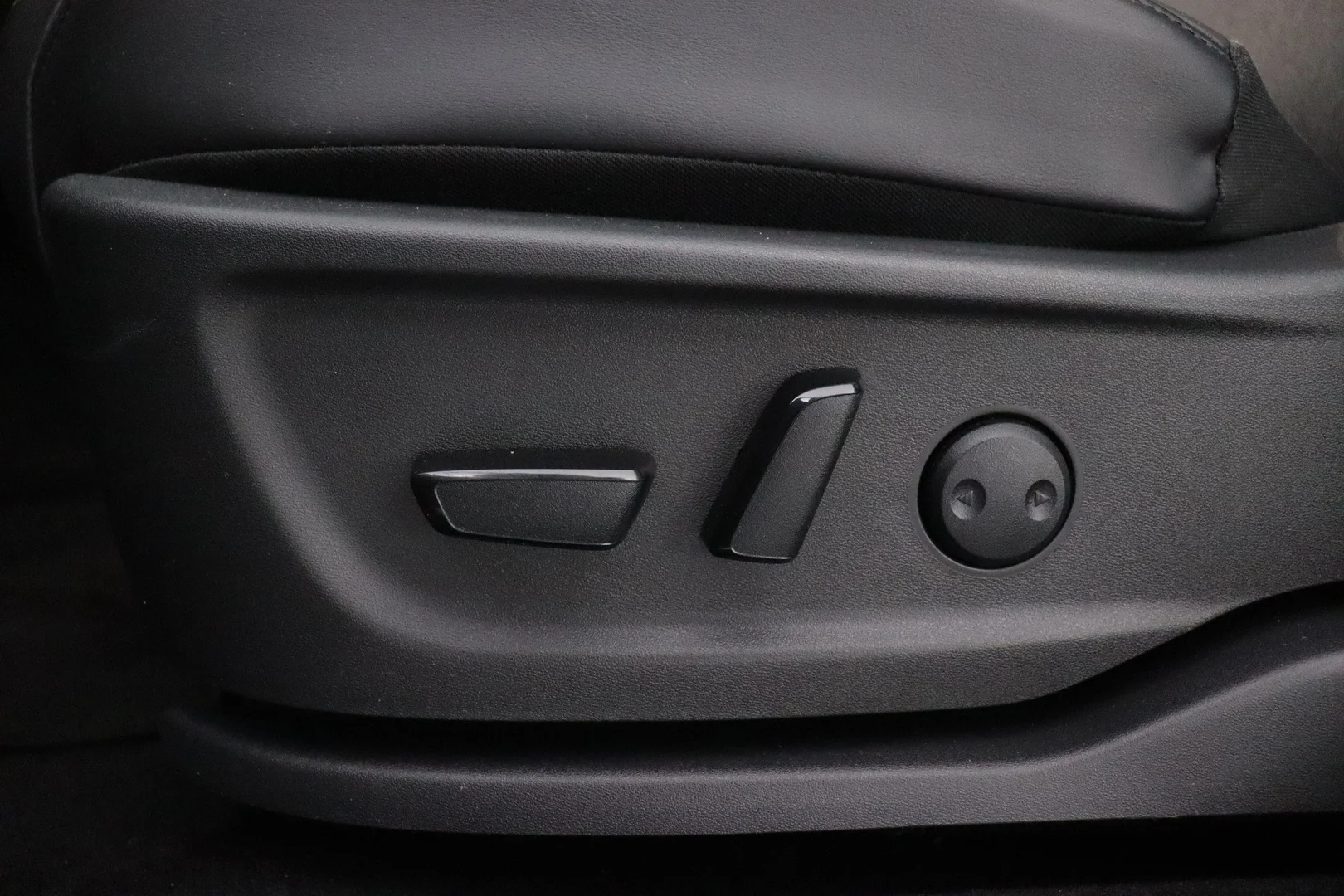 Car Image - crbKO7U2NHkyz48F8DxKy