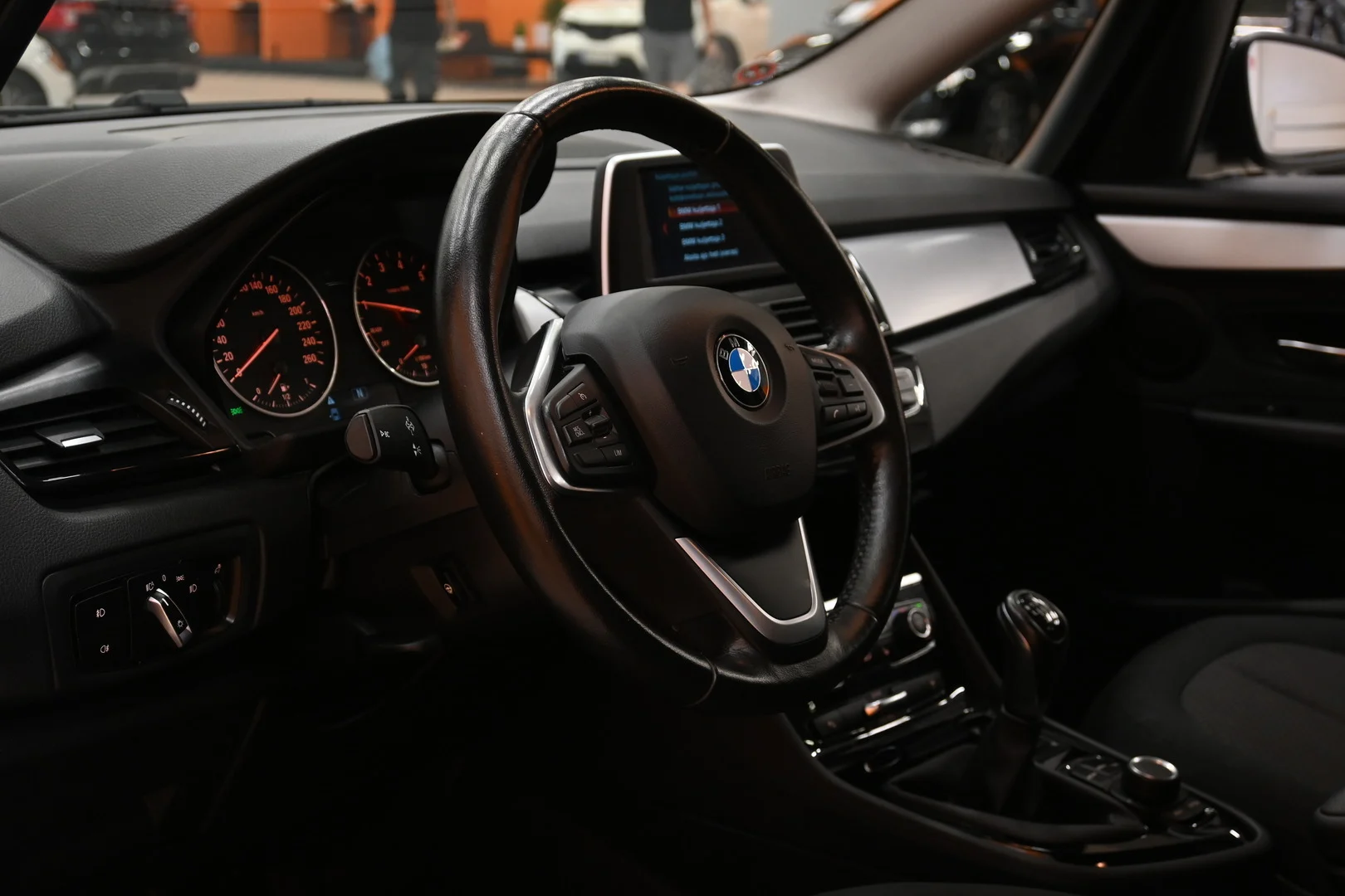 Car Image - 4eNhXNUVtVThljPSn8YYhV
