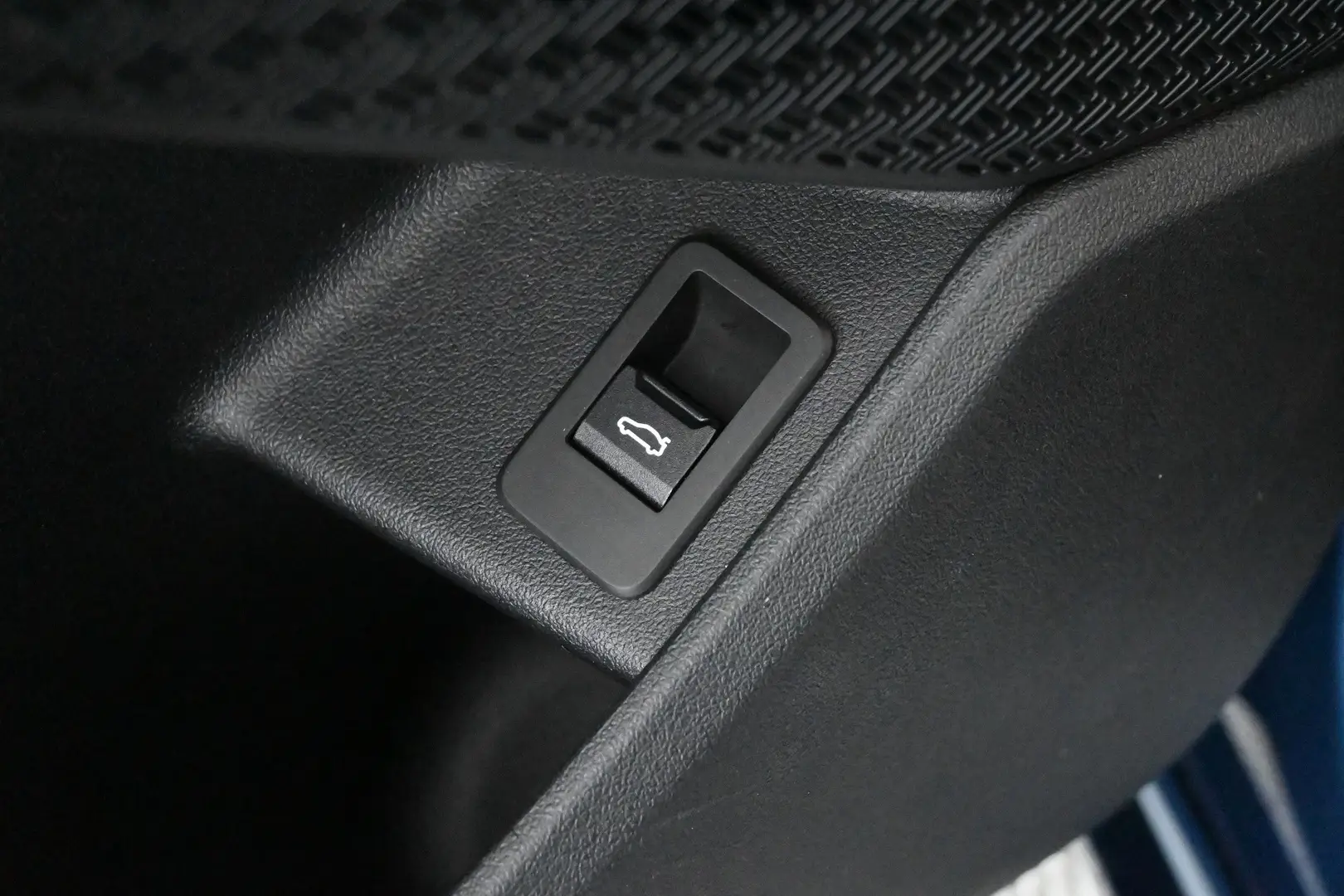 Car Image - 7bk4oTvp6eH3MgJbiqWiLa