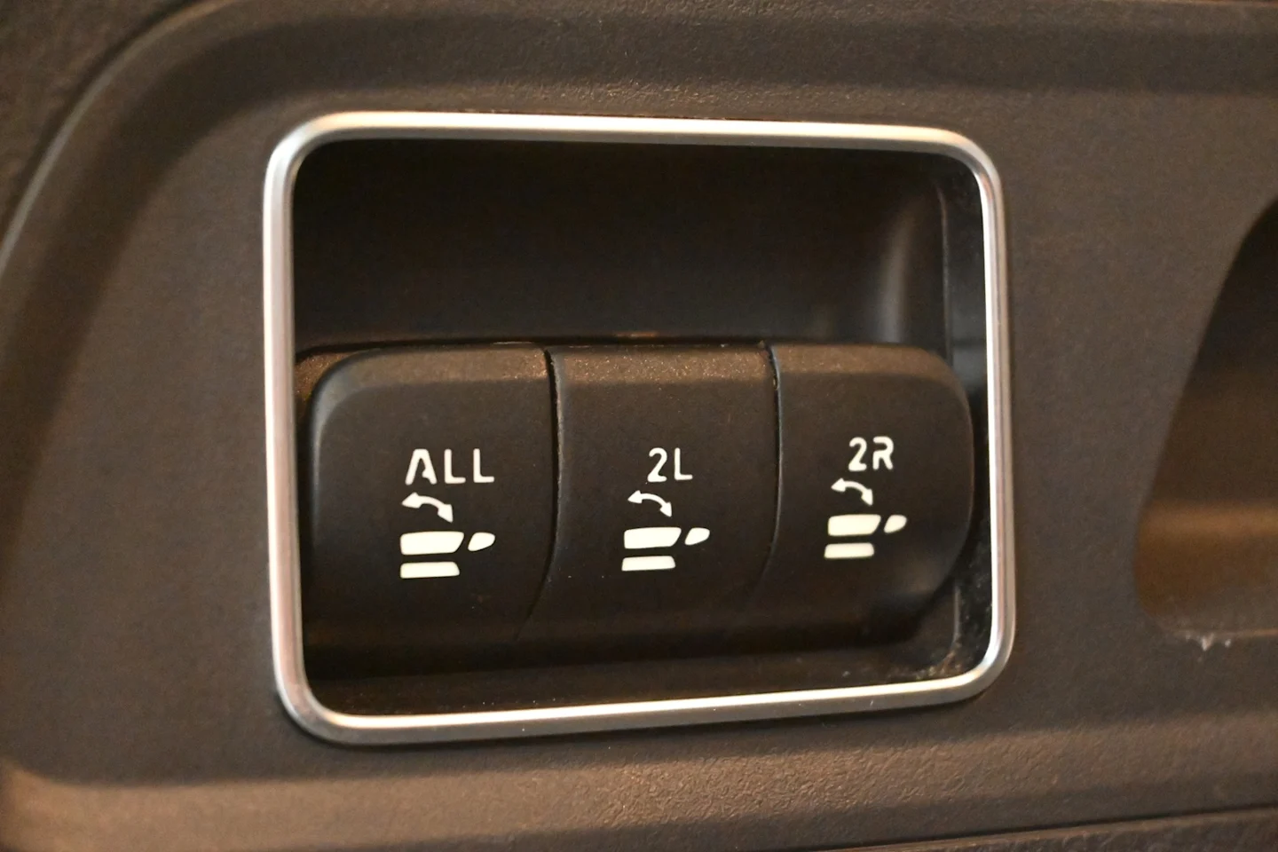 Car Image - 2Ii9moRLNbPzv5dqIkkX6B