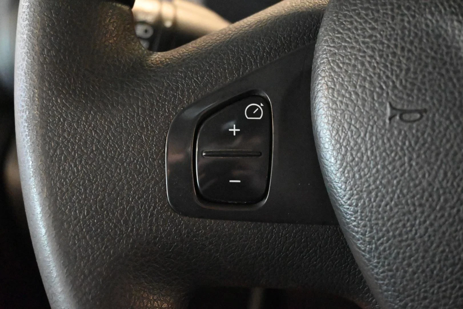 Car Image - 4qhEZQ710CPyITQjn7afU1