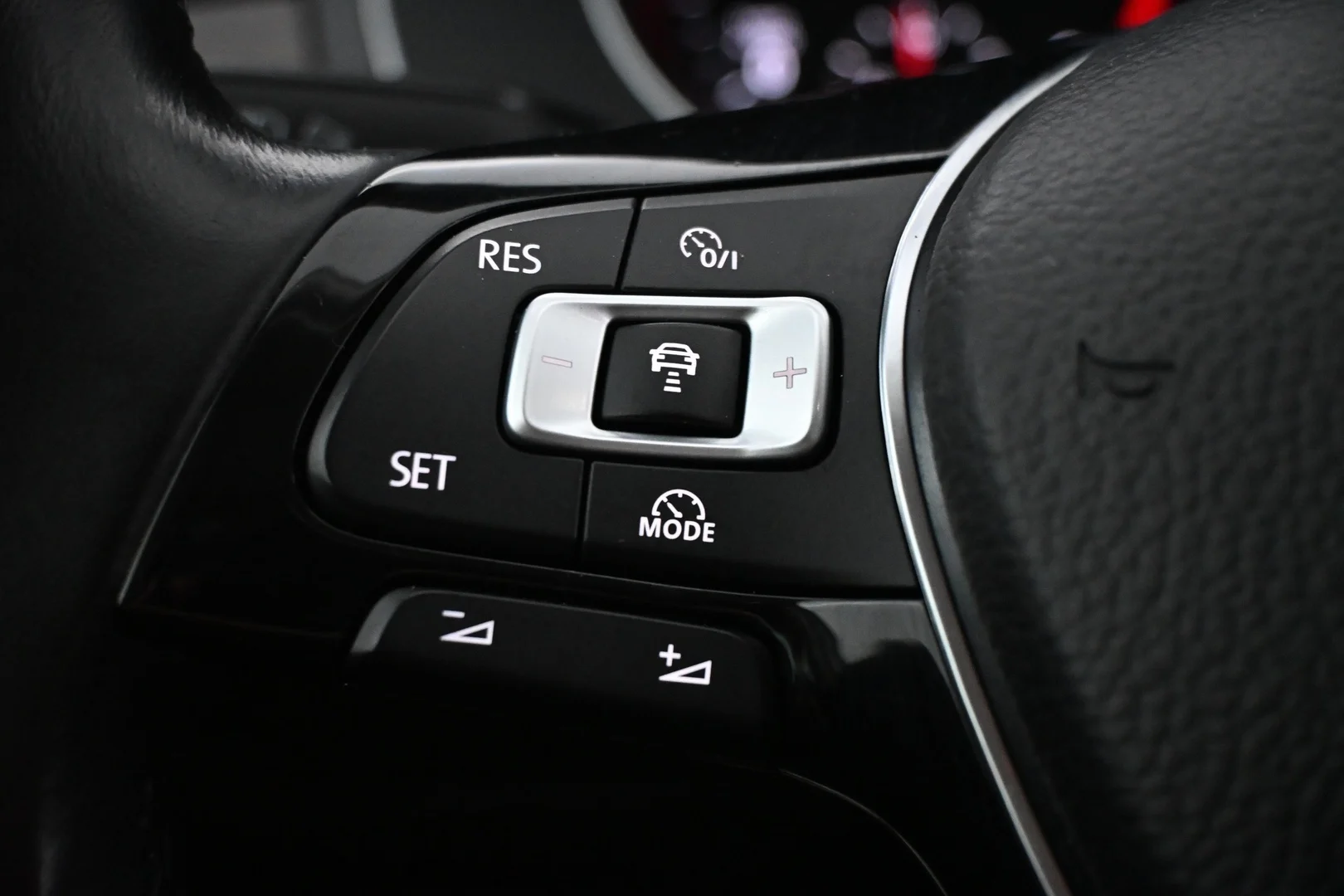 Car Image - 5WRp3vM7kTXiee2M5VPpzl