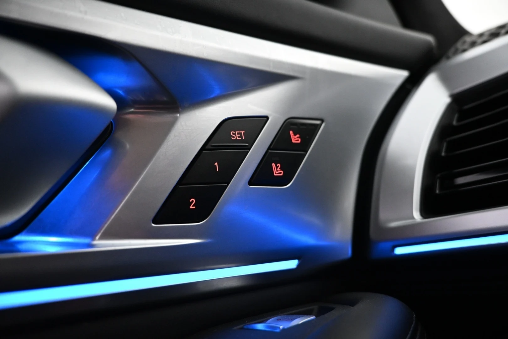 Car Image - 66LlgquiR1KIN7UZjUg9ys