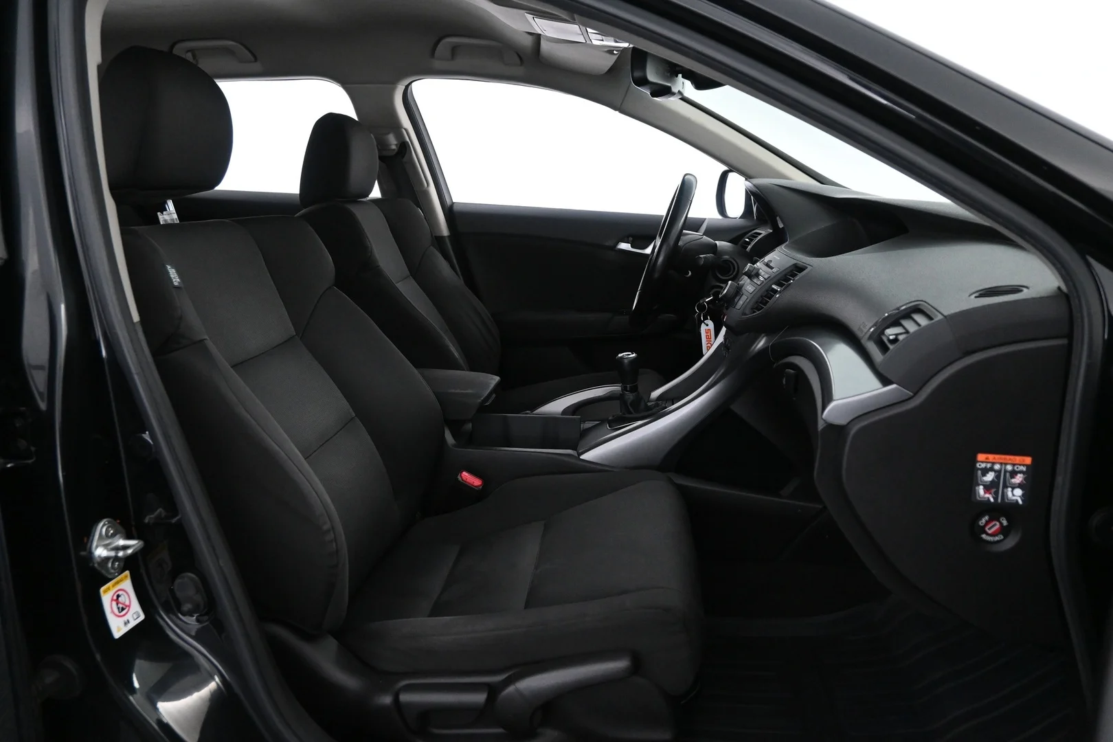 Car Image - 1eaCaY20Fm7yLA5C3eZwJQ
