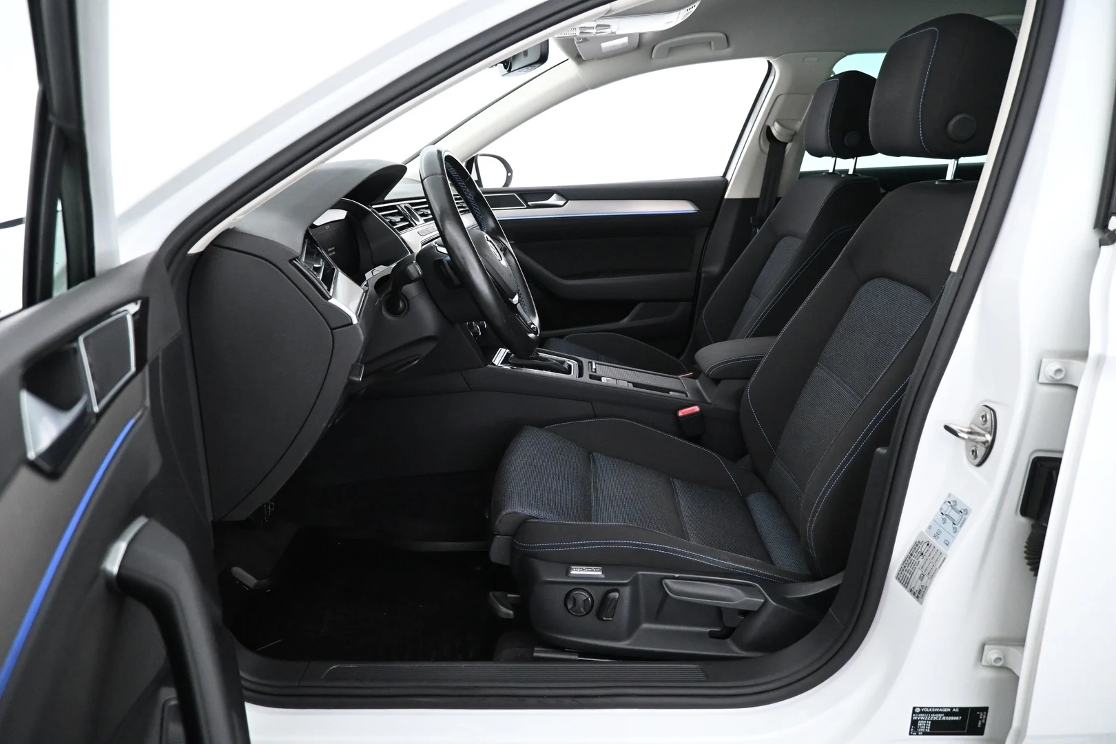 Car Image - 2j3RH7YQNbiyu4W6Z30362