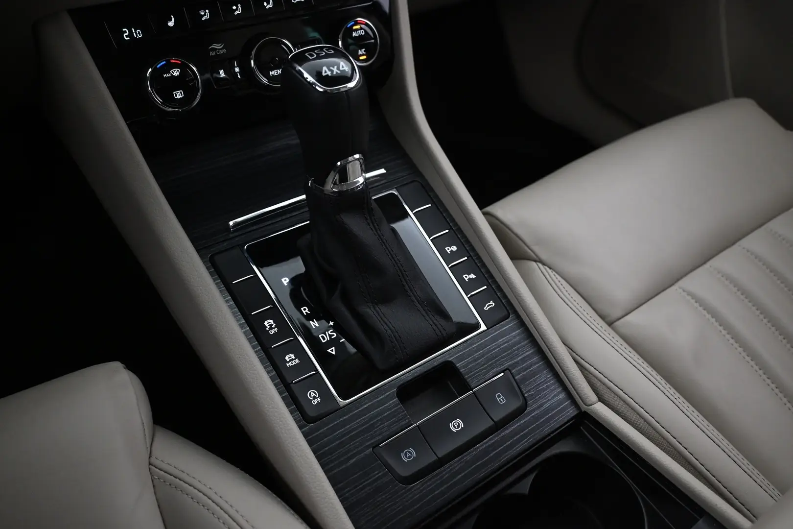 Car Image - 2sfBEFXzBDiBLKB4q5M40j