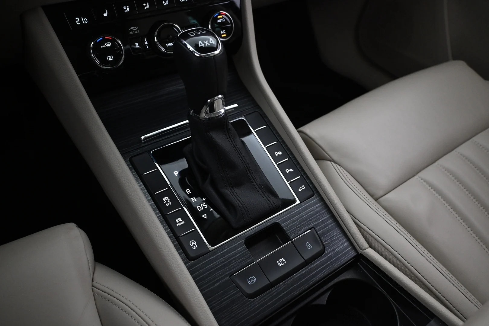 Car Image - 2sfBEFXzBDiBLKB4q5M40j