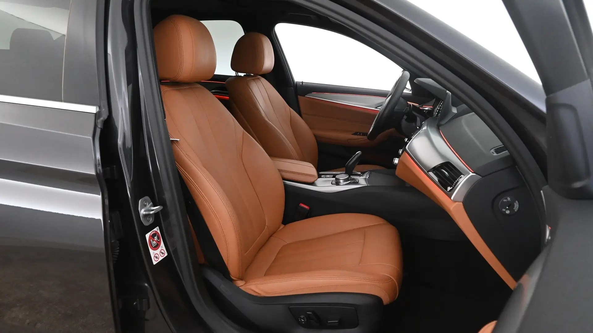 Car Image - 3qSy17TY4WUbfEagtE2UxC