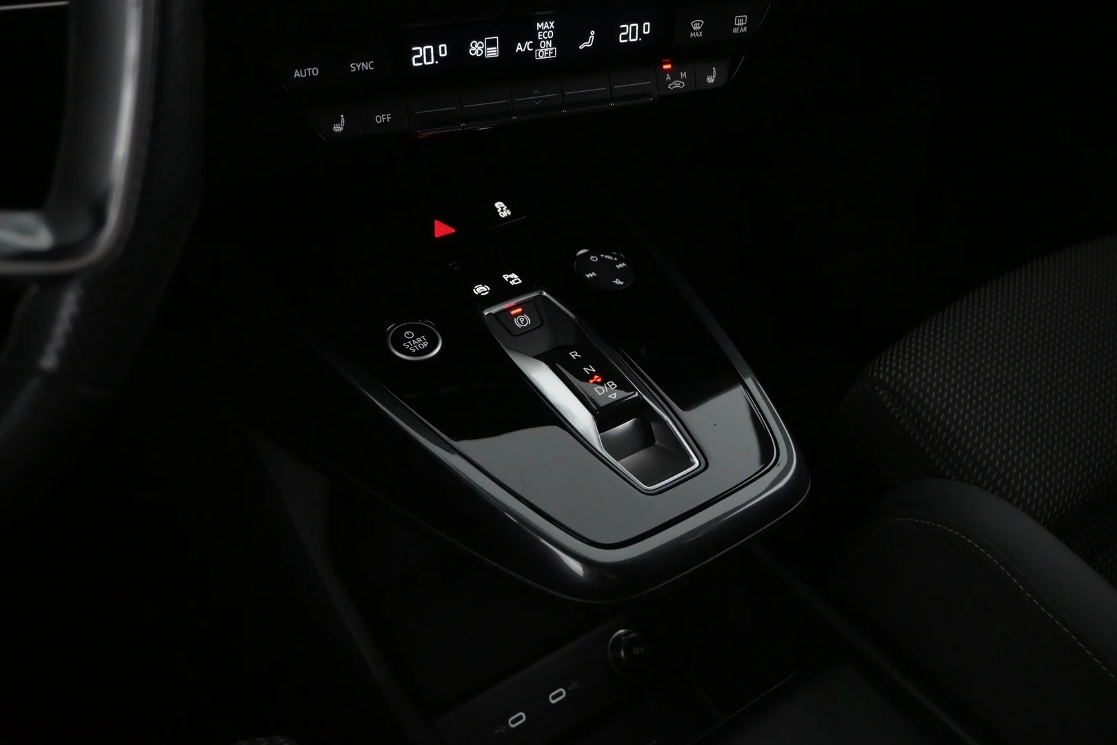 Car Image - LaDA1ZLgd21OJMZKhtWnL