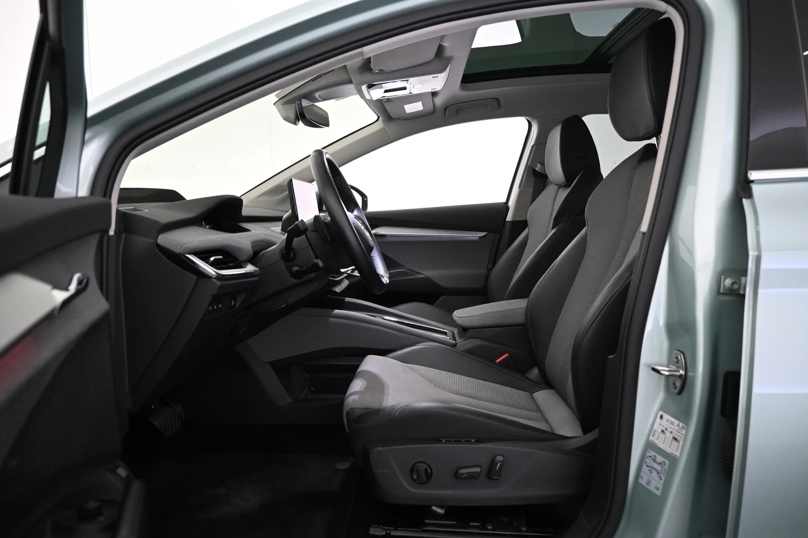 Car Image - 5gjLIMDUv9zB1XuEzxaeaS