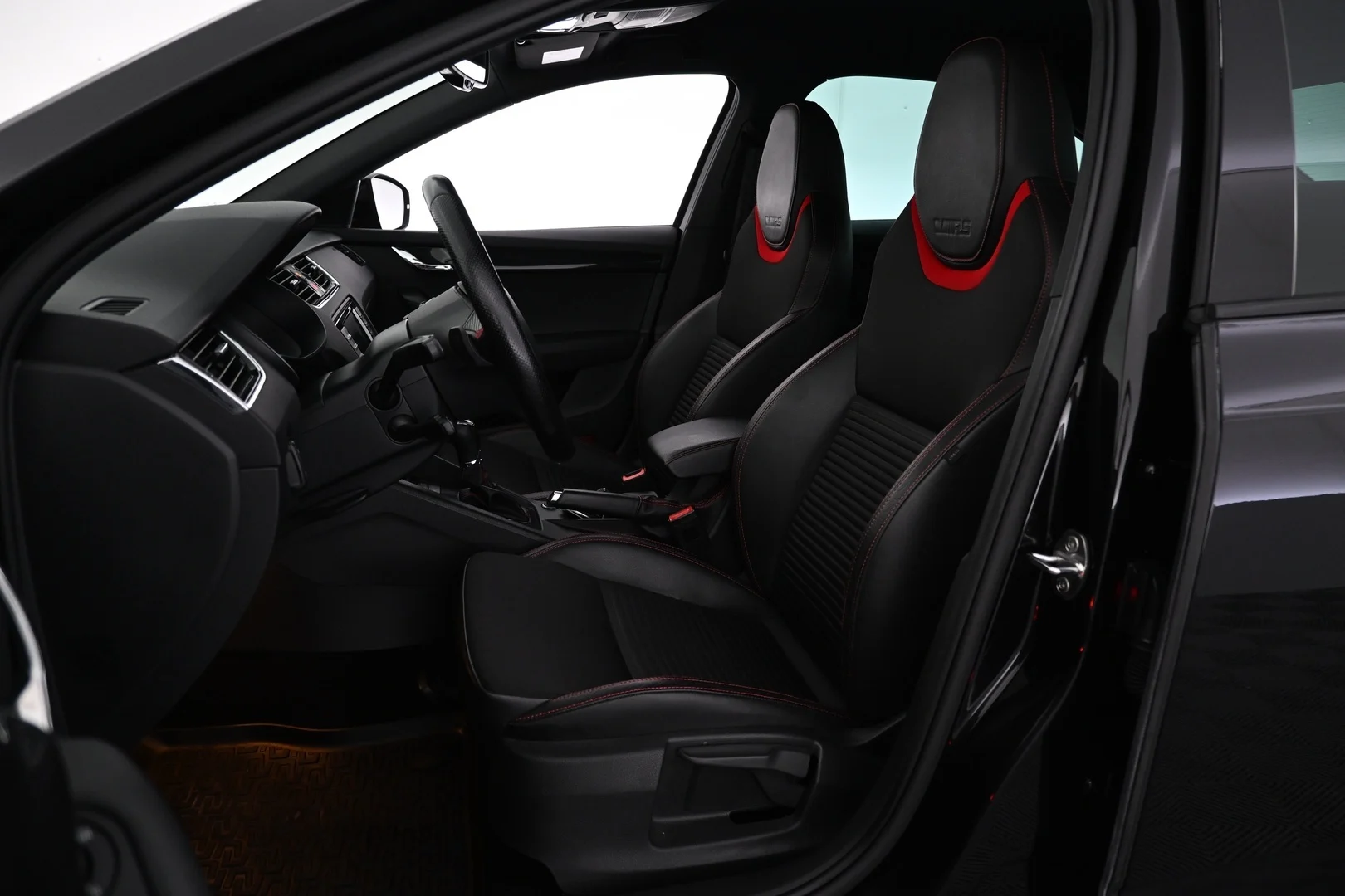 Car Image - 5FqOdjkRpViTDhv3EyY7Av