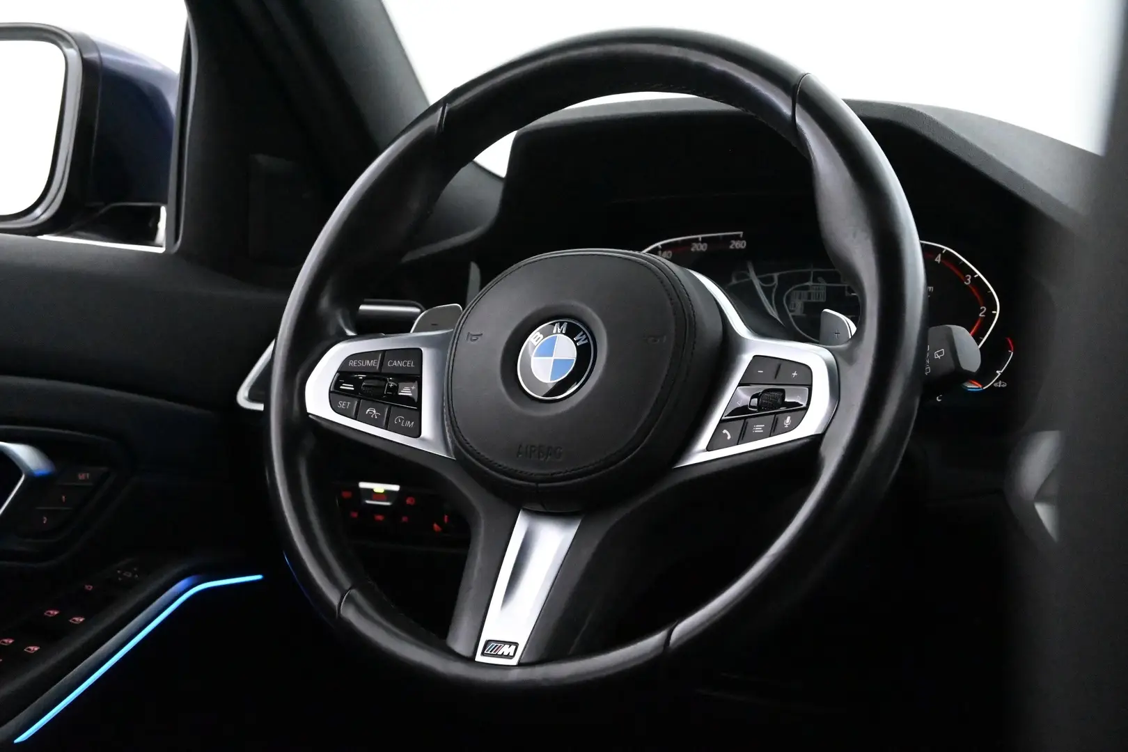 Car Image - 7b3zn3E0RXItEONkwFPrjv