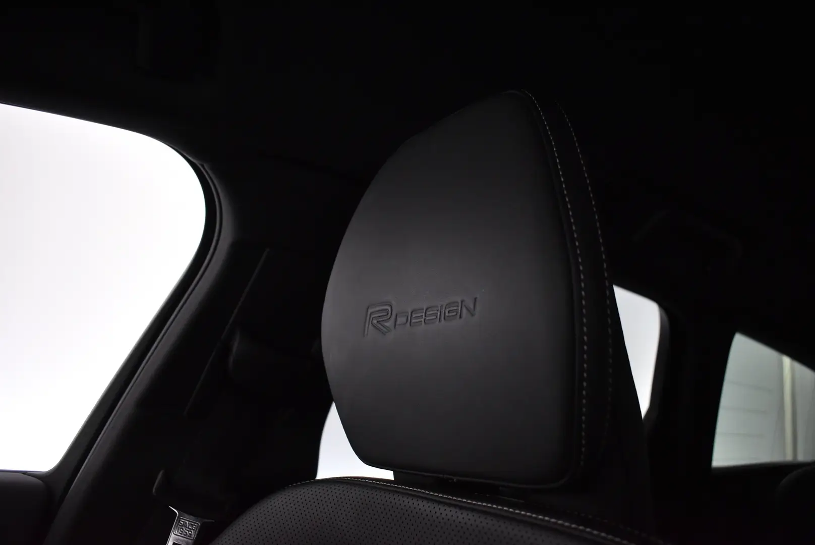 Car Image - 1e9fGs4AKUMRy7C7q8y4tz