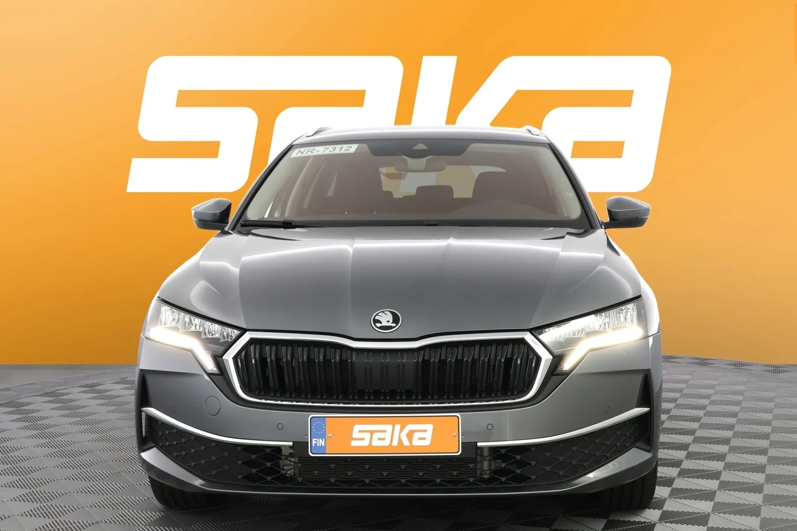 Car Image - 1qMmLNLwwdsya2QLlmQKkC