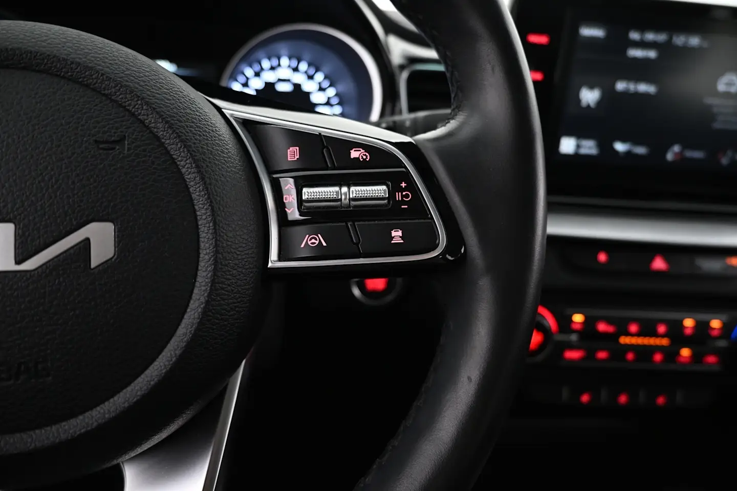 Car Image - 6CXOWXGBLV9FeXclluguZ6