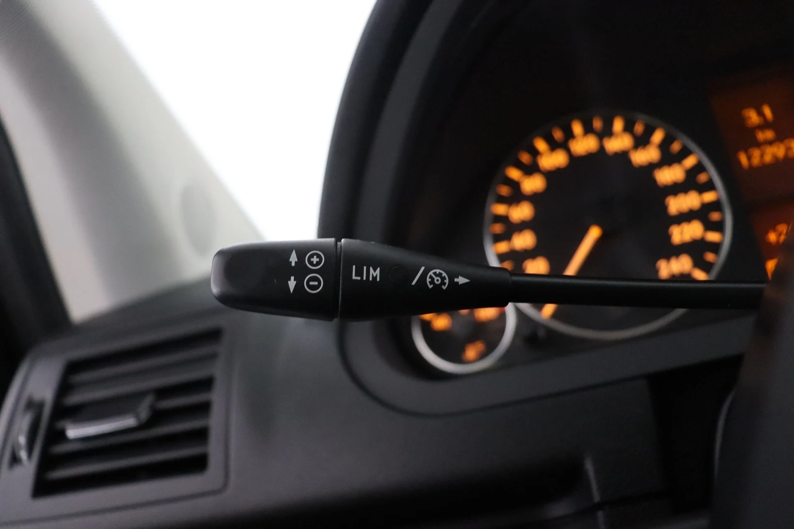 Car Image - 4RRlpbkpJmy4lsslzc40DC