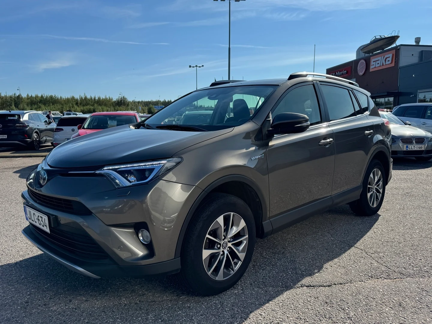 Car Image - RyOYXlLZwPC0aTGEDP7xU