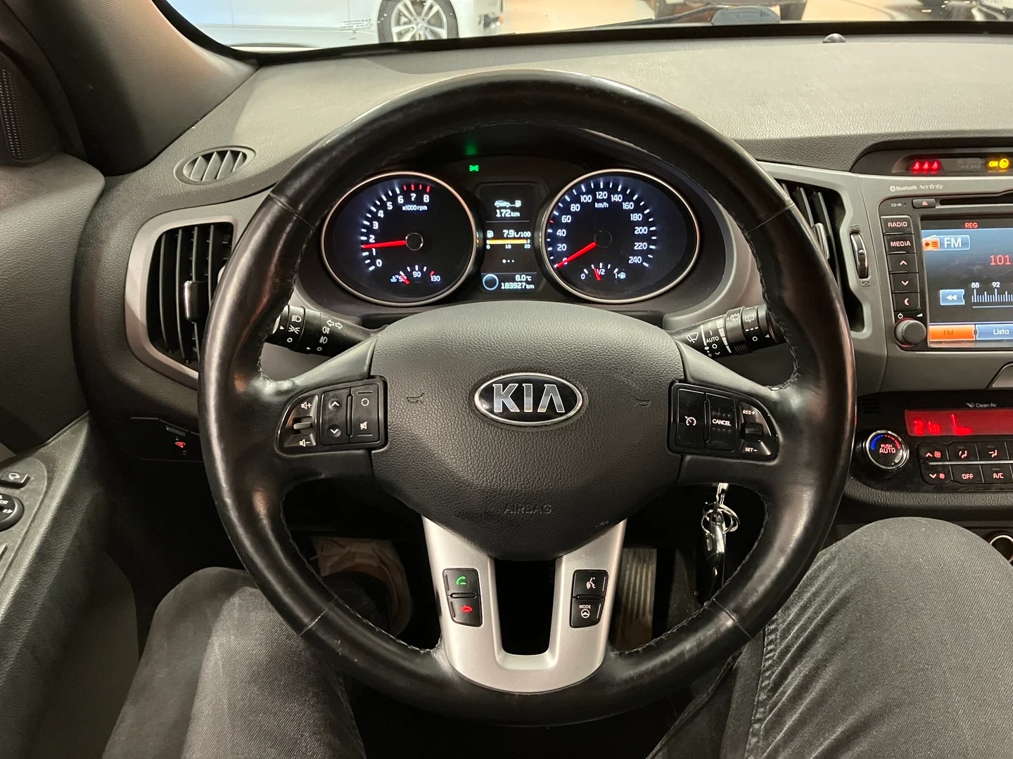 Car Image - 5LH7haFxsAr8fHmGWqVd72