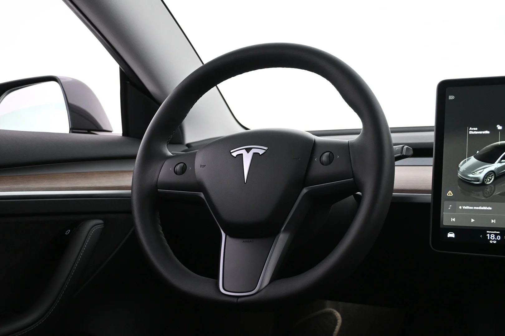 Car Image - KFm5cx3R4Zm6Whj5Lwo5G