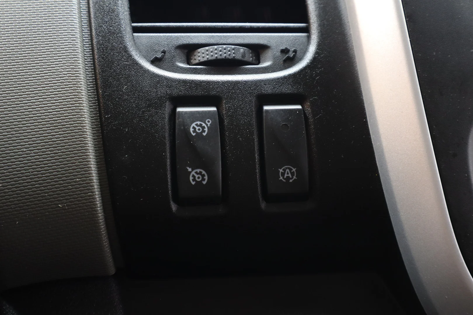 Car Image - 3O6iCkfsYFaBErAnep7kqI