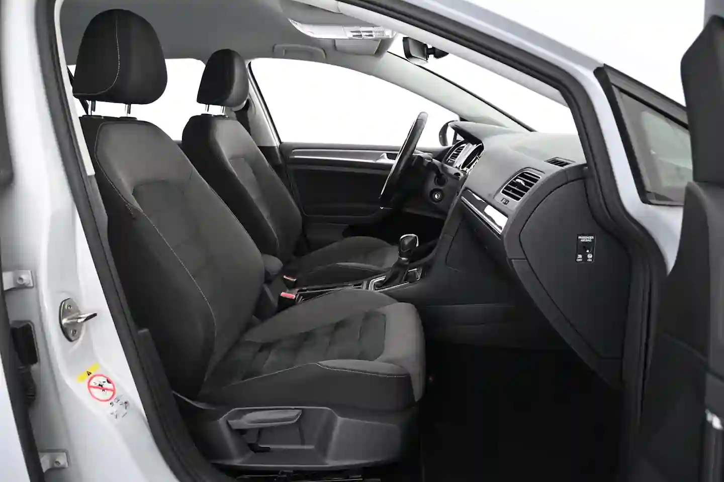 Car Image - 25F1wcQERt45FVvintyCaU