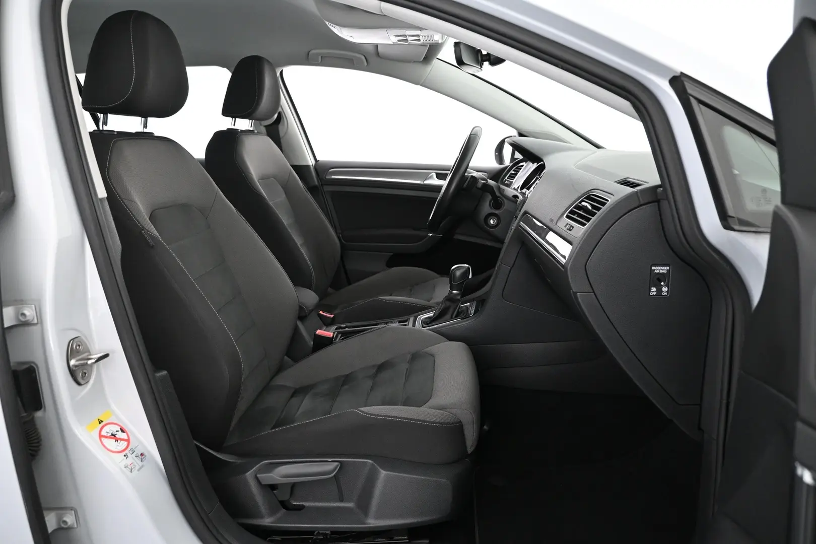 Car Image - 25F1wcQERt45FVvintyCaU