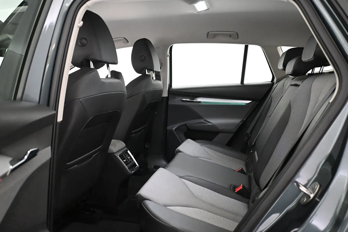 Car Image - 5xnCBnUjjXf2VUtVNMZV9M