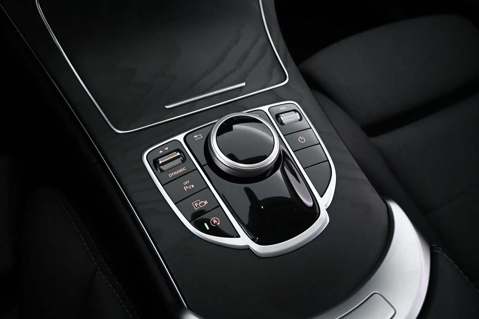 Car Image - 5VJUoan3R2eJA8A6WUd6Ev