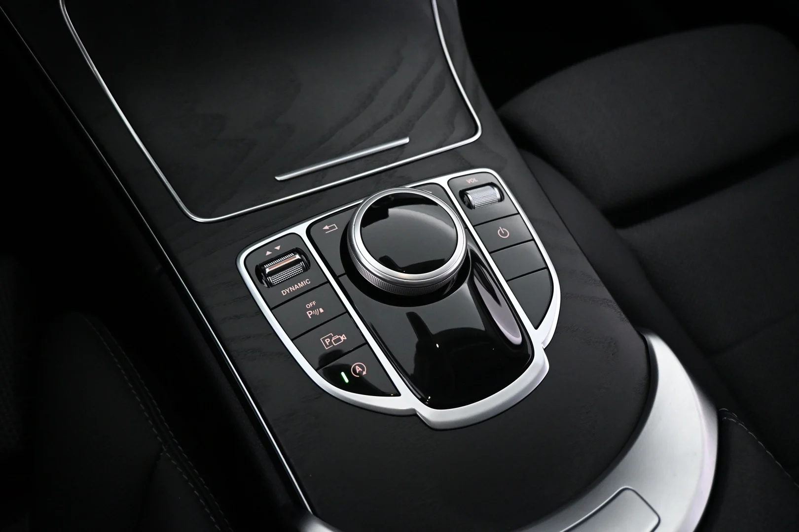 Car Image - 5VJUoan3R2eJA8A6WUd6Ev