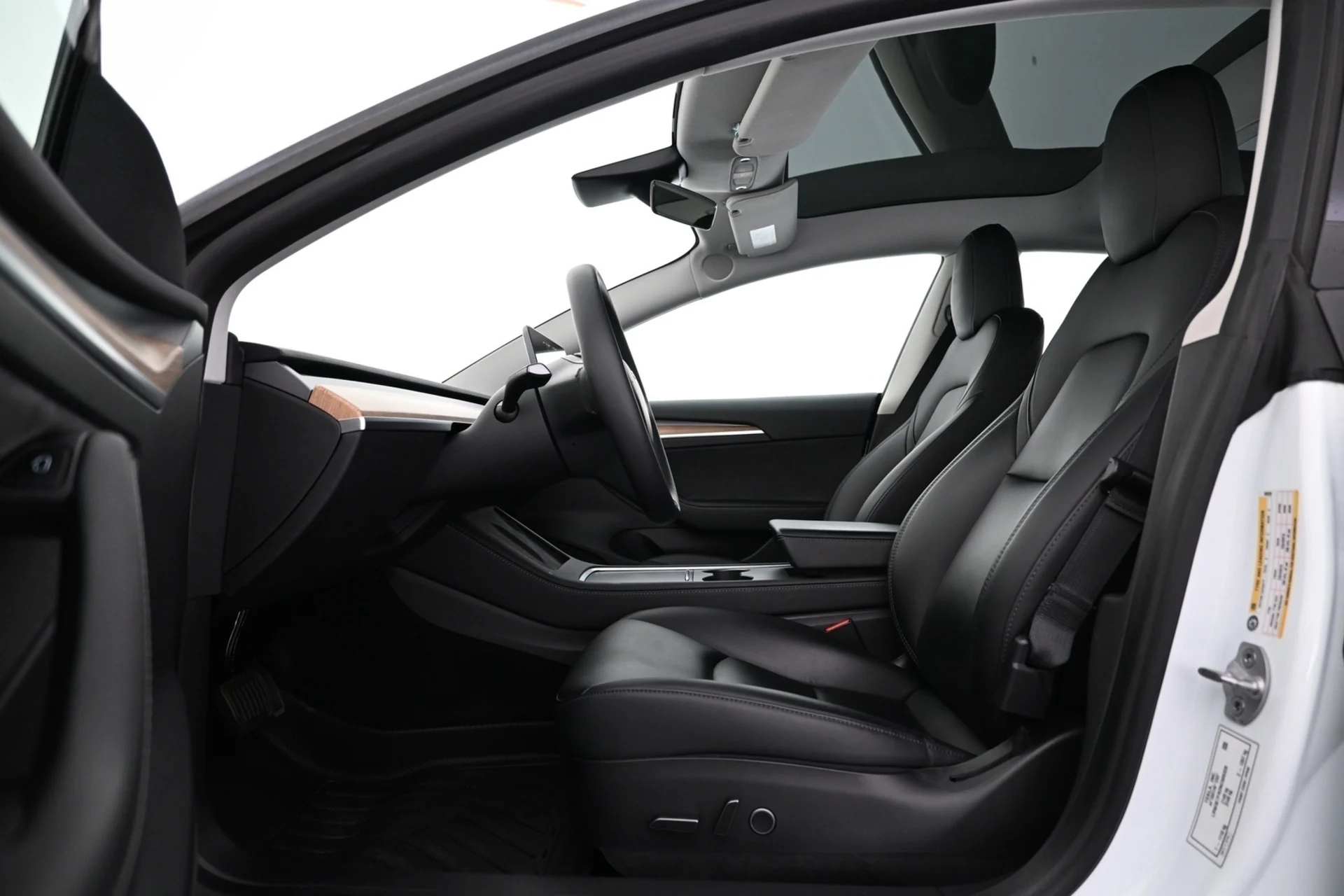 Car Image - 140MBpQPjLUu94iEeTkHE2