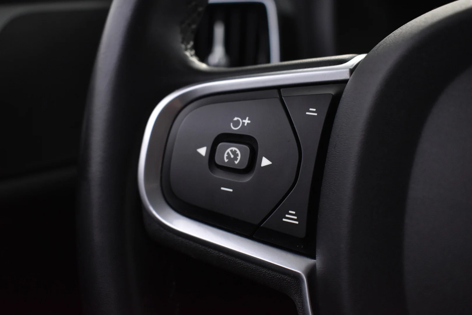Car Image - 4Z6lBZXp1iOCmzx2N2H0xU