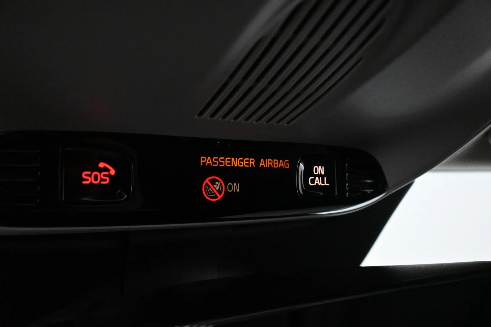 Car Image - 8Uq5UpF6b0Hrb57Fixt3t