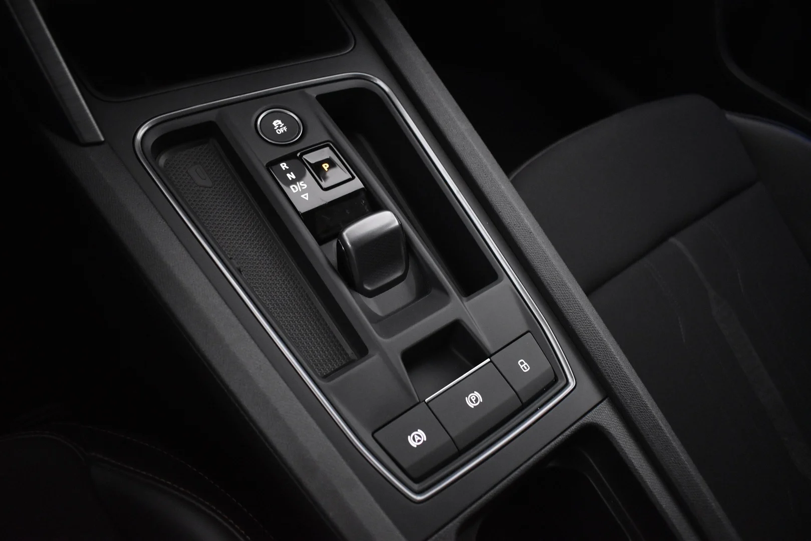 Car Image - 1ZKyfAHMbd4qxNb7hLxWYu