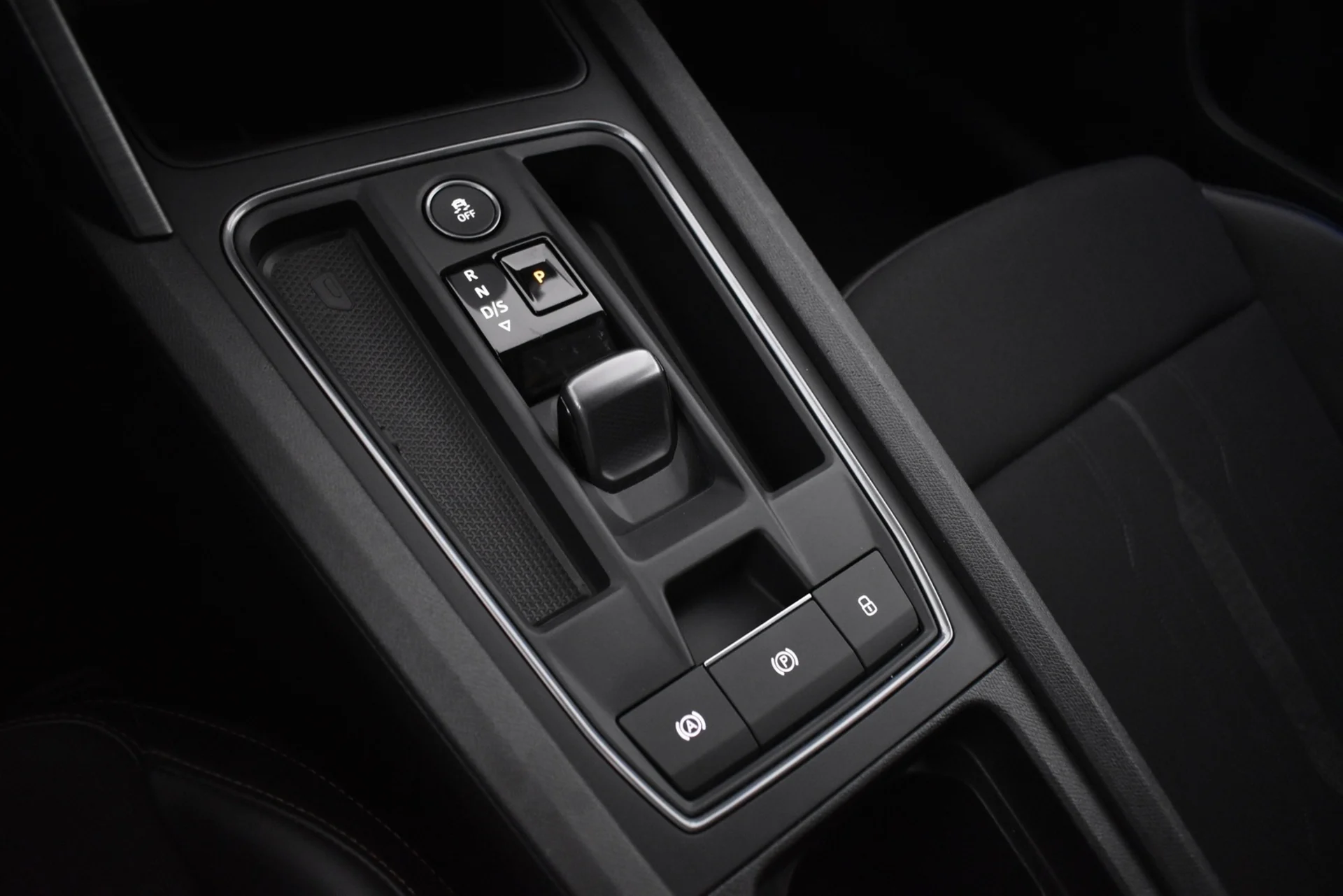 Car Image - 1ZKyfAHMbd4qxNb7hLxWYu