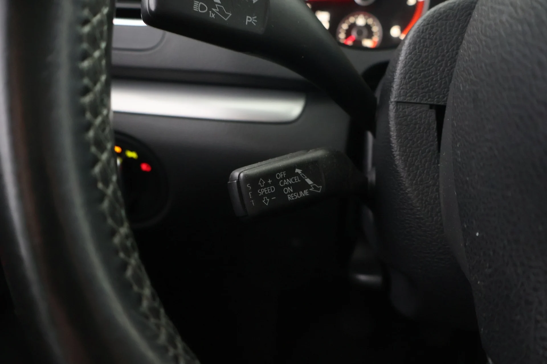 Car Image - q7E2zPZMD7lno2XxLv51q