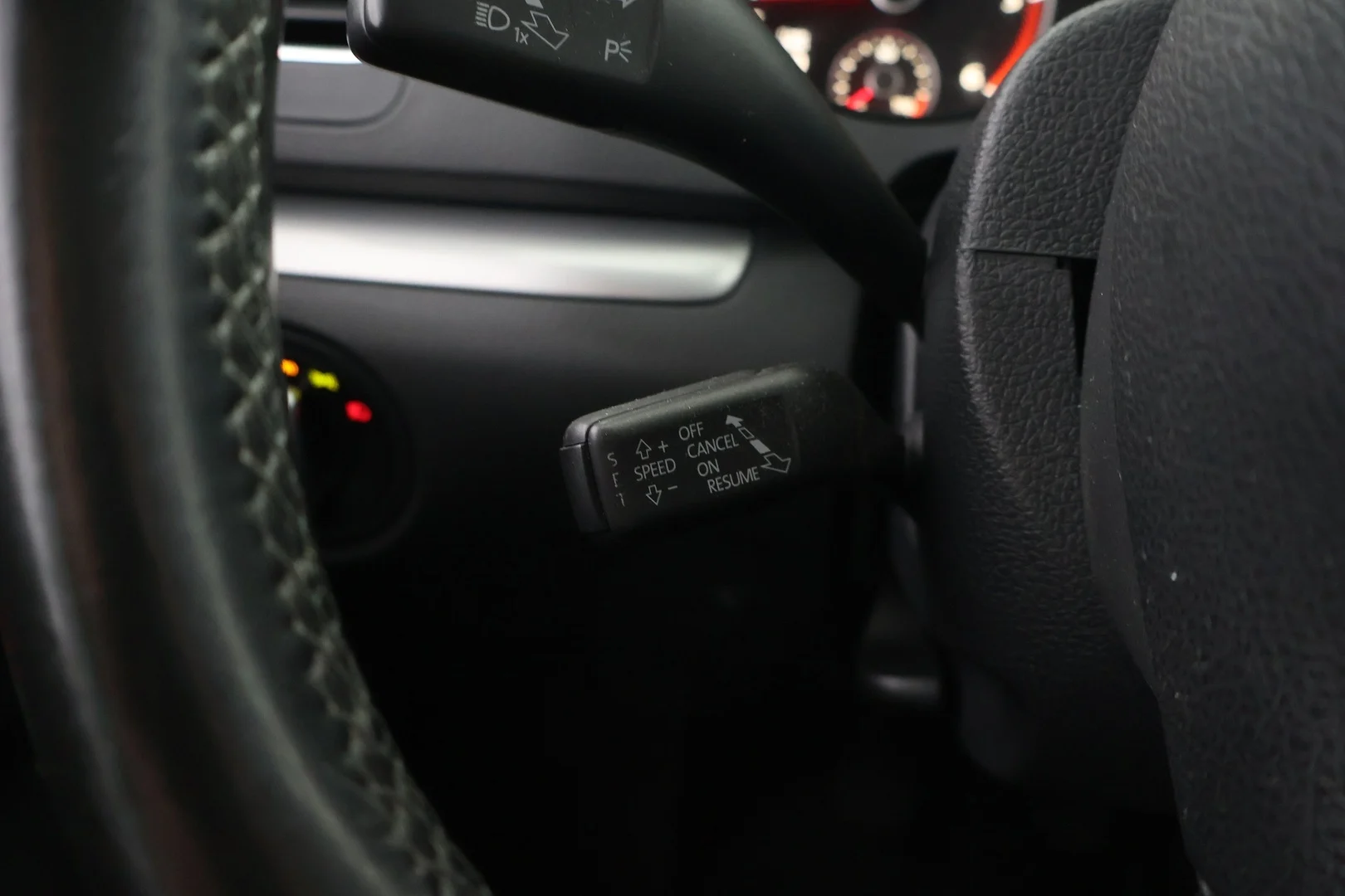 Car Image - q7E2zPZMD7lno2XxLv51q