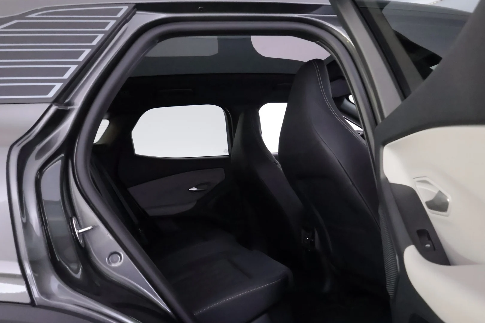 Car Image - 769eerND4n9SROjQ0JQYf3