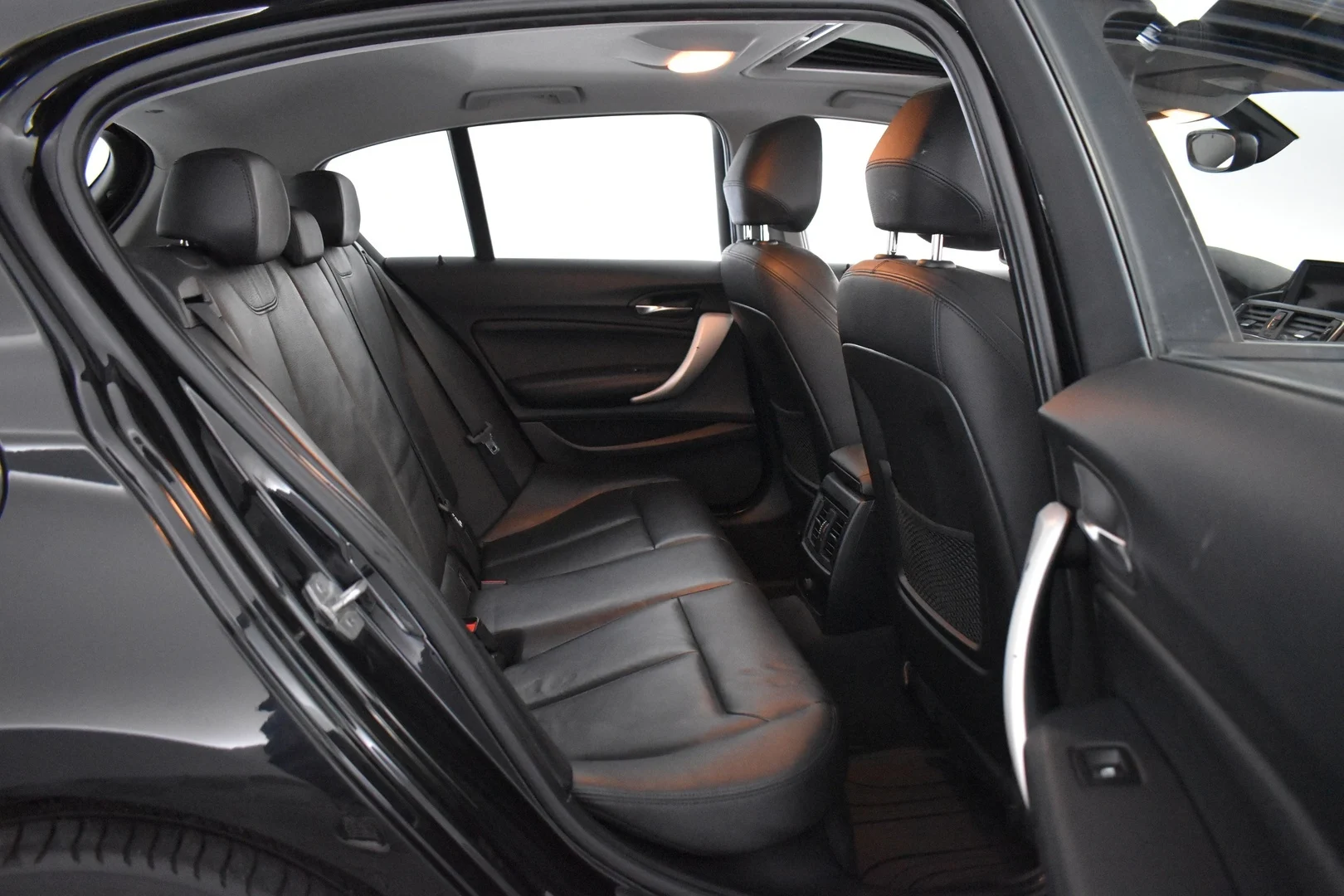 Car Image - 5hOeEpzKXWsAPkOdepK5Cb