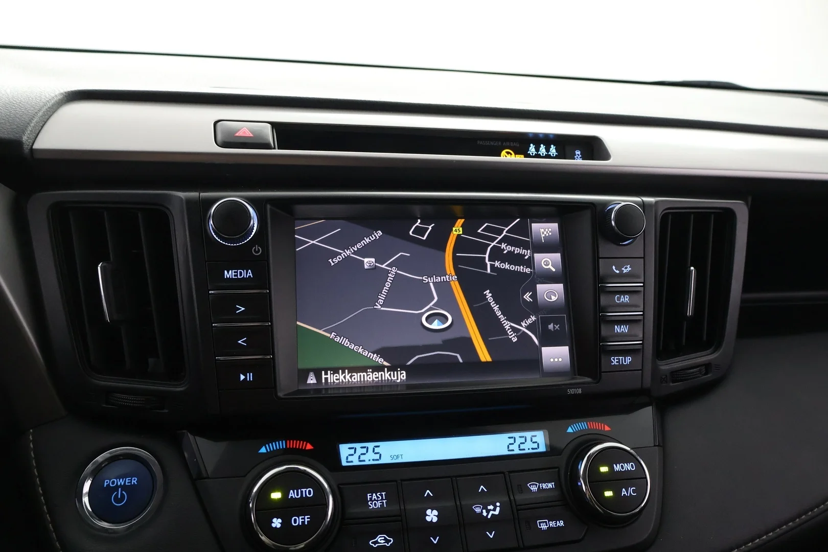 Car Image - 2nFq0foSkaT84XSENperO8