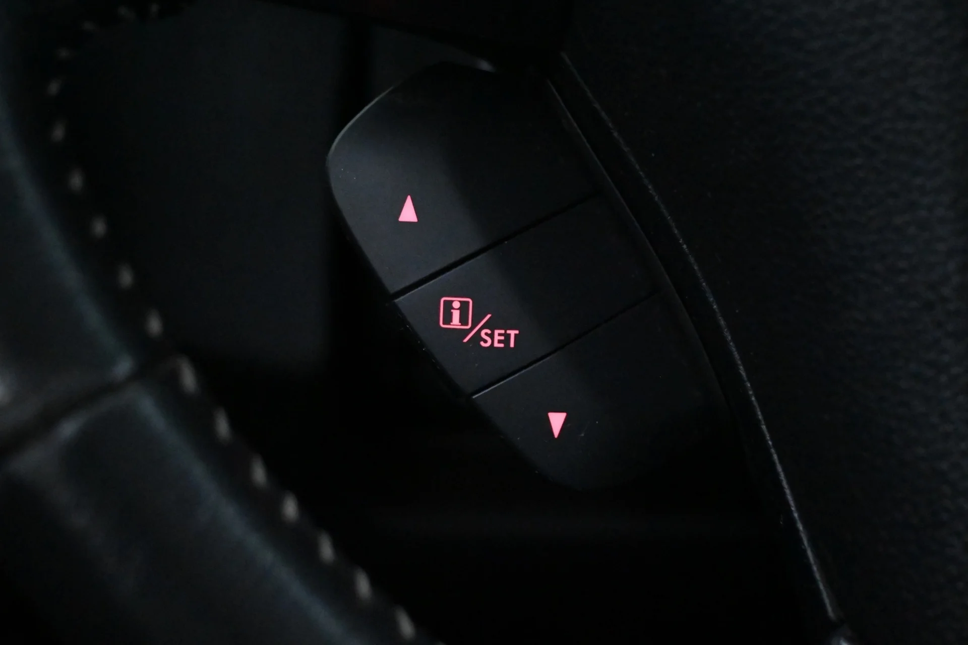 Car Image - 5SkX6JnRyI1nj2y59c8s6N