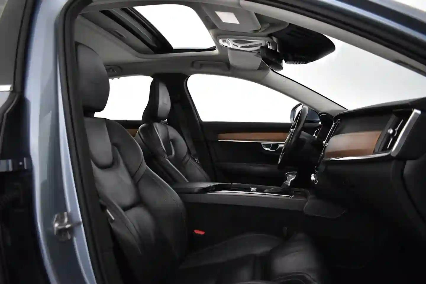 Car Image - 44kxJzRqzvbMQyrDeUxTIZ