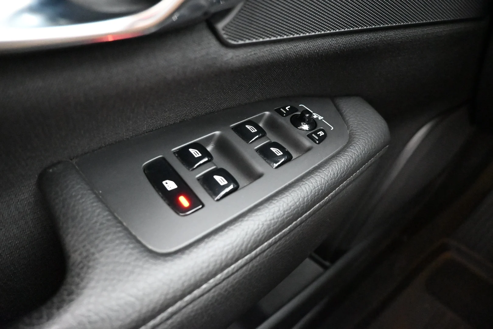 Car Image - 2KA6xrBdKg0Xnuvqm0AMhf