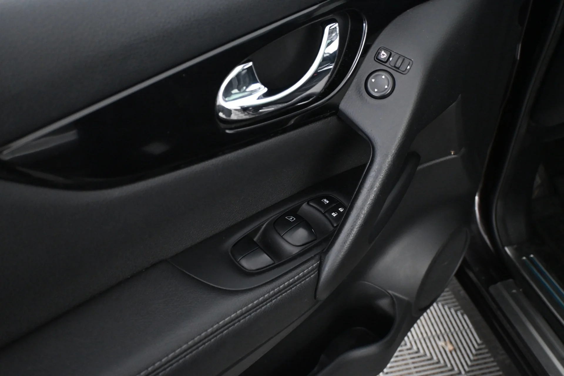 Car Image - 1Xz1Rsjlm6tV7zrxbkKg98