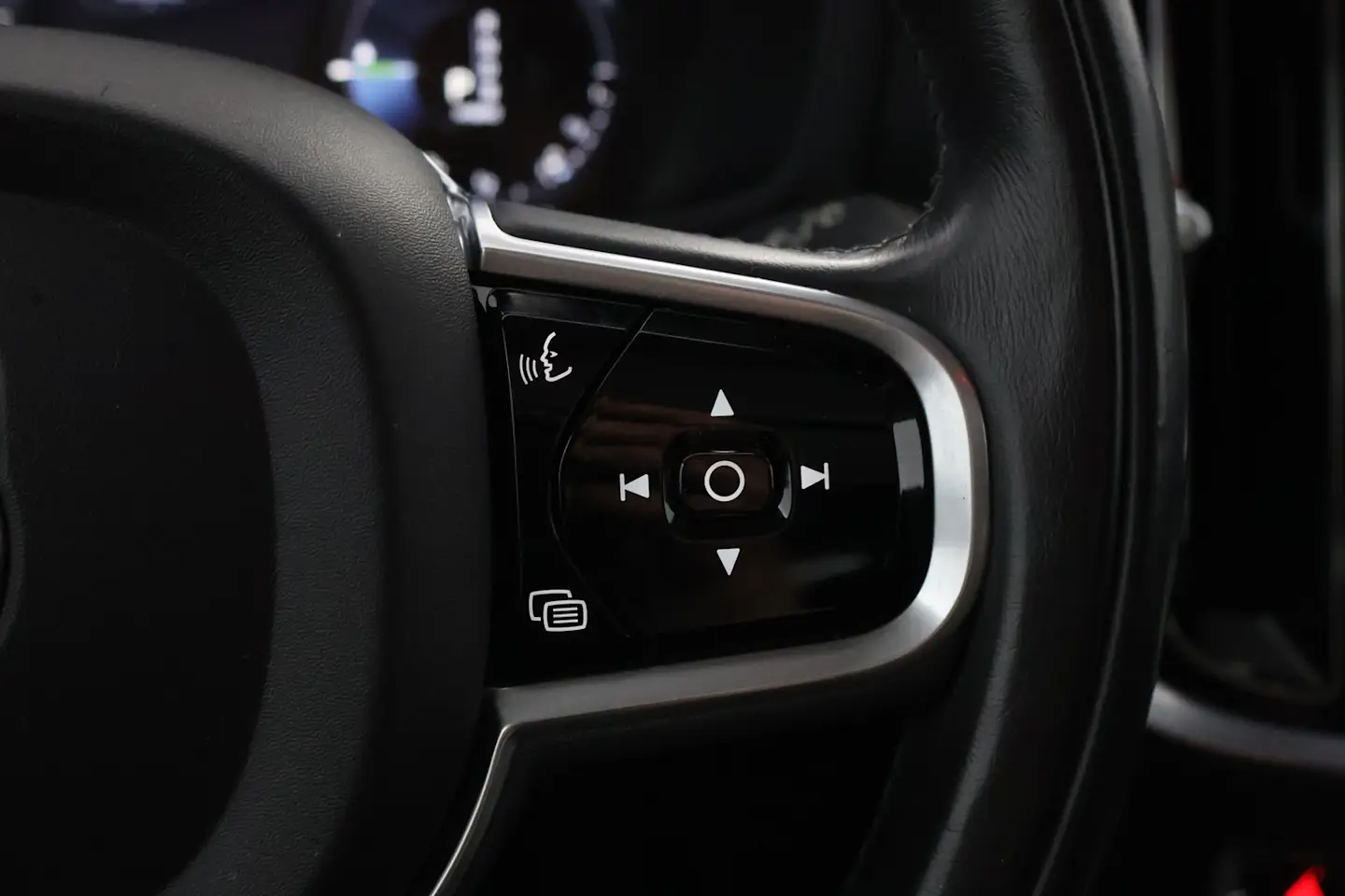 Car Image - 3Sy0VGOzb1xe2OFiJQBHXF