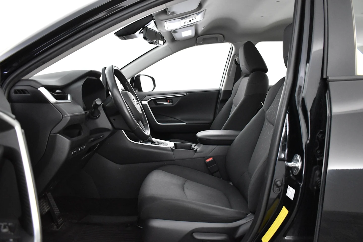 Car Image - 42iq3GHZwQLNH19bDlMhxm