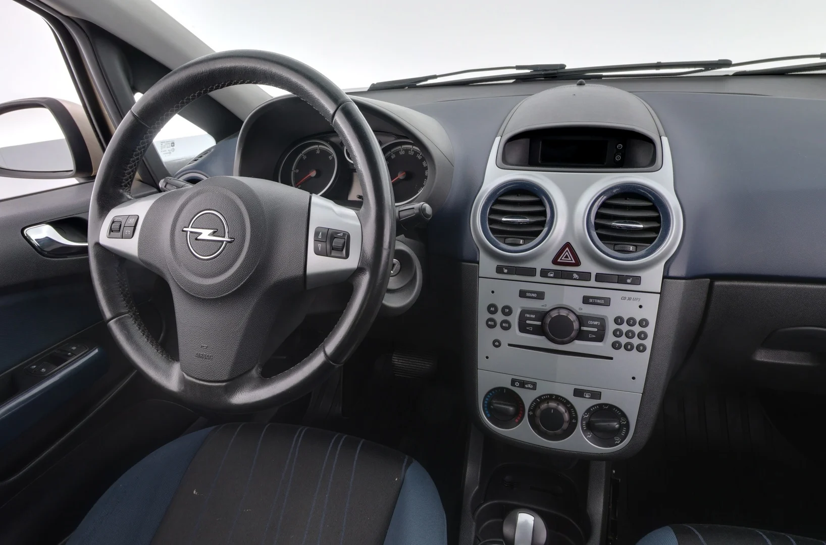 Car Image - 77W4pgDR2QLk4tqT1Q7qpv