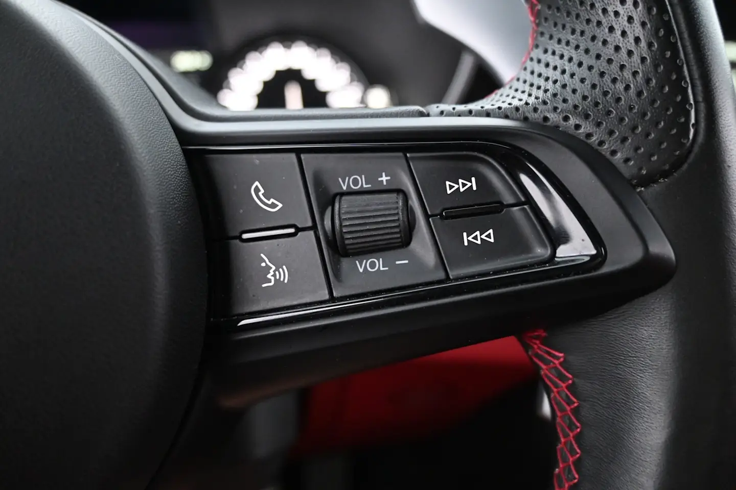 Car Image - 40x2d9h03gxLwTb3yDFep5