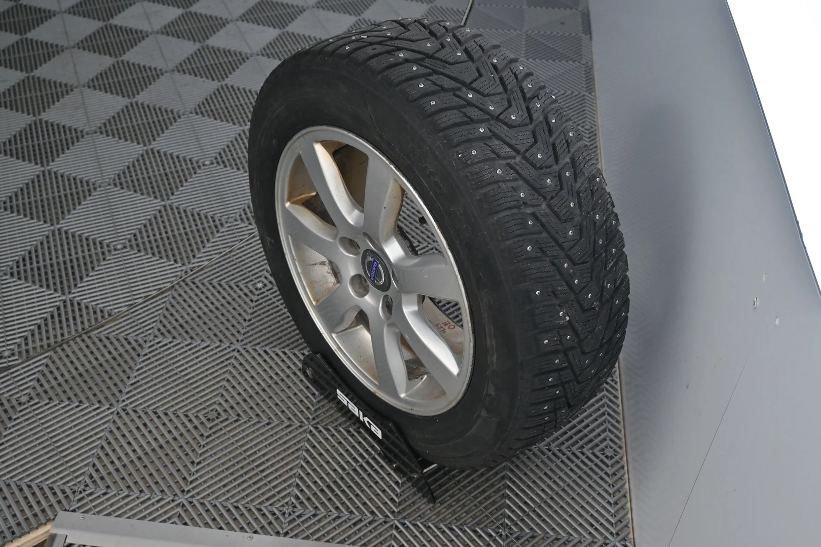 Car Image - 1m2yhTT5Y0sVZon2q8lhL1